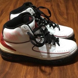 Air Jordan 2 varsity